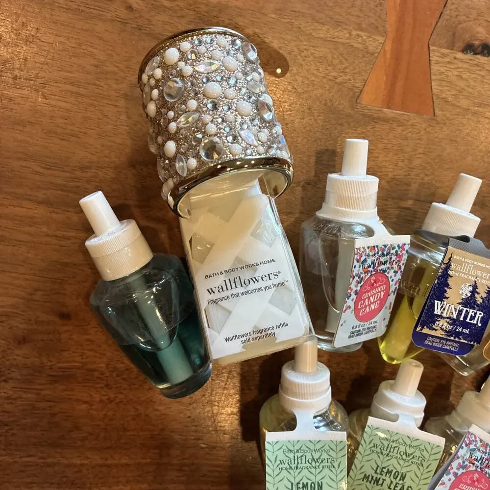 Lot of 7 Bath & Body Works Wallflower Refill Plug-Ins + New Unit And Car Refills - Picture 2 of 3
